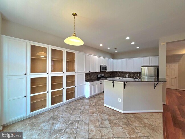 Building Photo - 8346 Middle Ruddings Dr