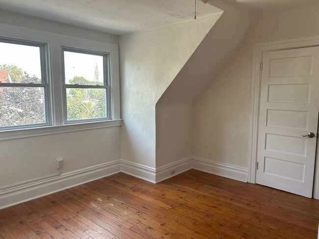 Building Photo - Incredible Shadyside Home!