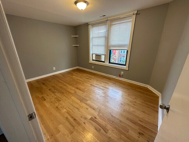 Building Photo - 2606 W Le Moyne St