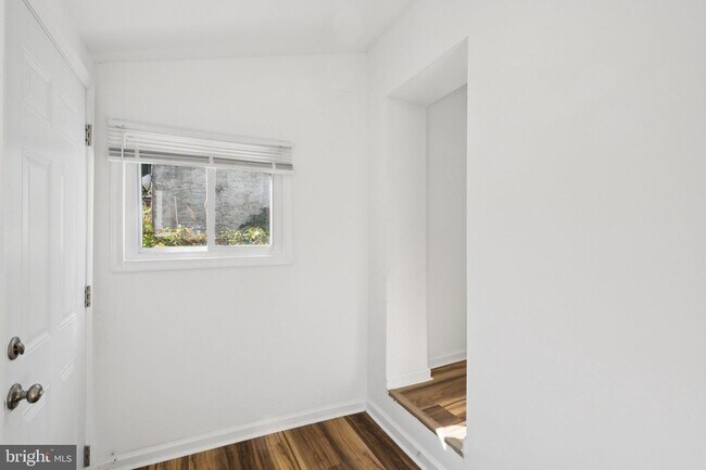 Building Photo - 4447 N 19th St