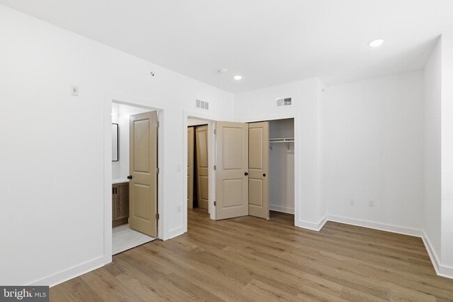 Building Photo - 2643 N 6th St