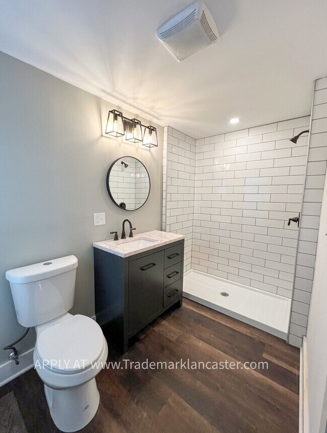 Building Photo - 432 W Lemon St