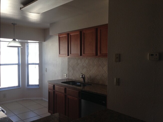 Building Photo - 7855SVC(100)