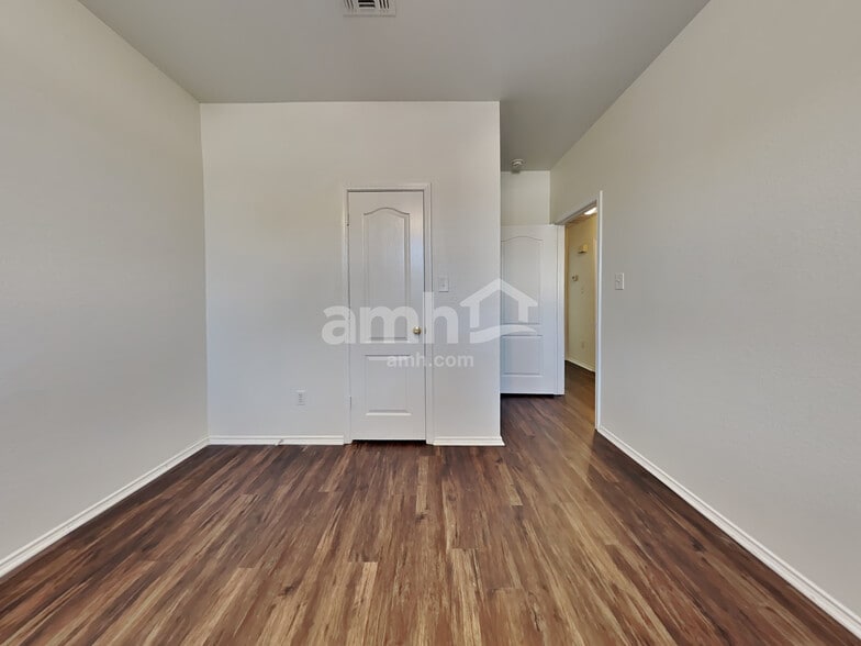 Building Photo - 7307 Fossil Garden Dr