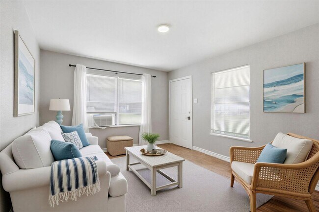 Building Photo - Spacious & Newly Updated! *HOUSING ACCEPTED/ SECTION 8 * — Apply Today!