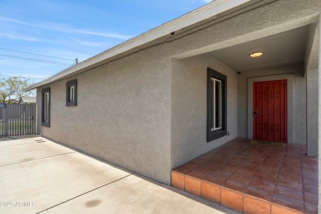 Building Photo - 1115 E McKinley St