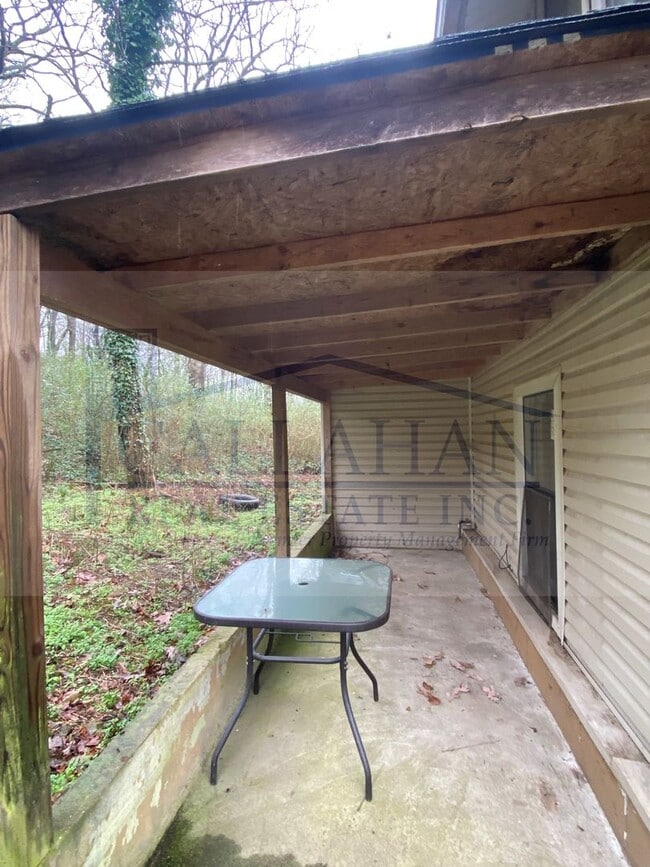 Building Photo - 700 W 33rd St