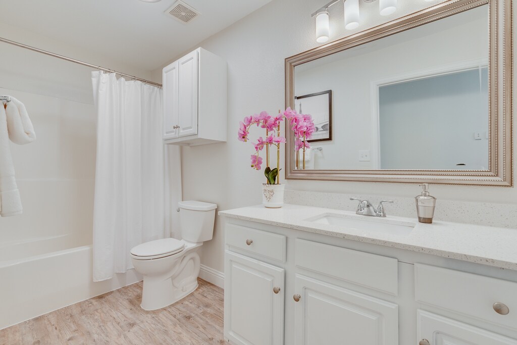 Building Photo - 380 Railroad Ave