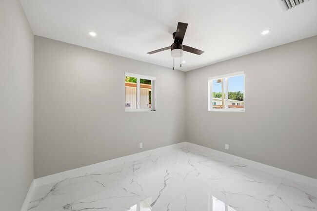 Building Photo - 4380 NW 59th Ct