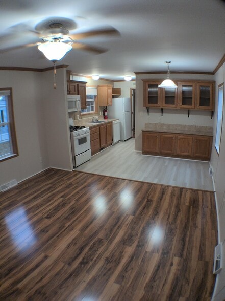 Building Photo - 36 W Road Park