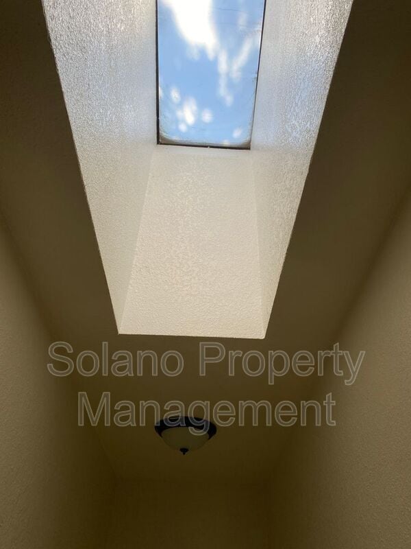 Building Photo - 516 Pacific Ave