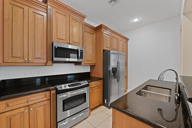 Building Photo - 870 NW 83rd Ln
