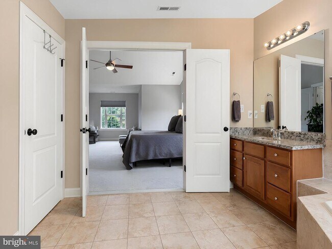 Building Photo - 23017 Holloway Ct