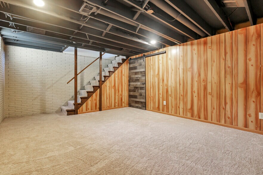 Building Photo - 2991 Cranston Dr