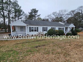 Building Photo - 8657 Campbellton St