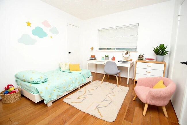 Building Photo - 16311 La Luna Dr