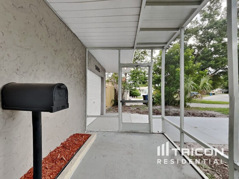 Building Photo - 5025 33rd Terrace N