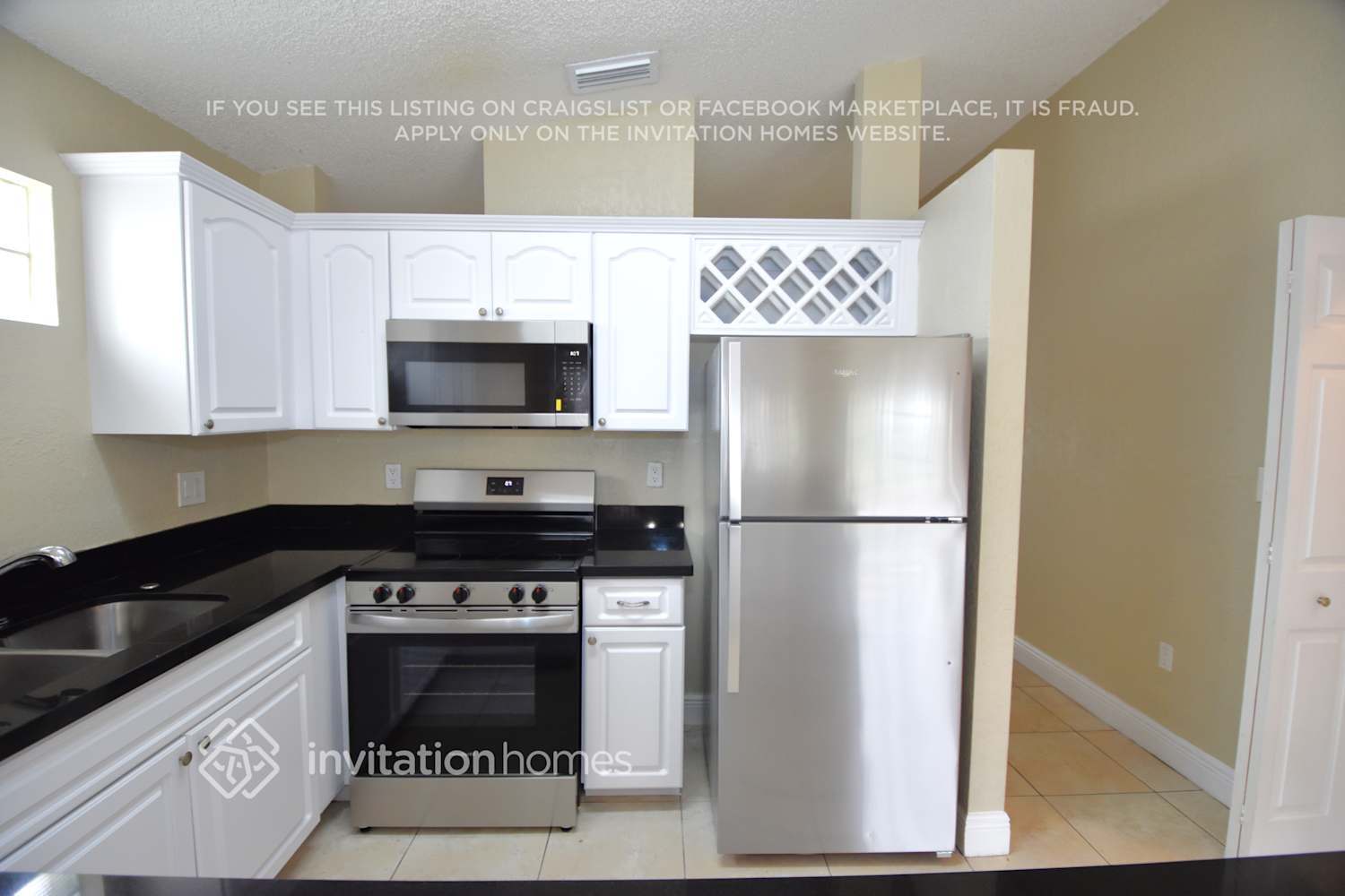 Building Photo - 7651 NW 168th Terrace