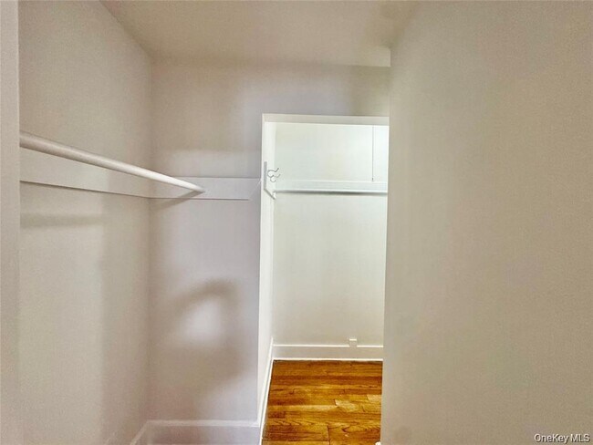 Building Photo - 73 Watkins Ave