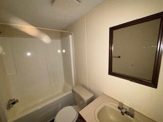 Building Photo - 831 N Pontiac Trail