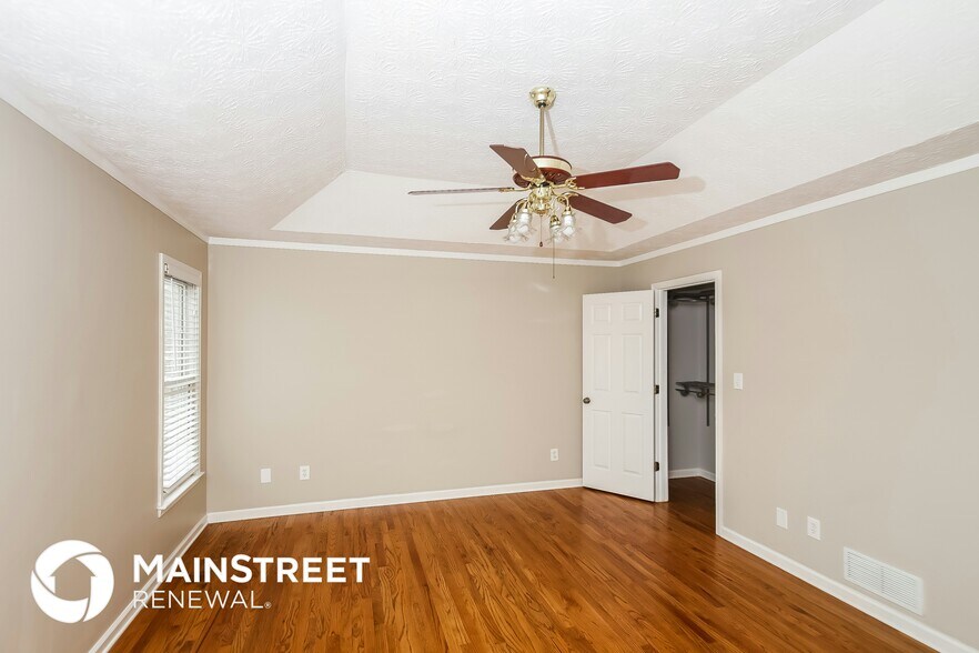 Building Photo - 304 Maplelake Dr