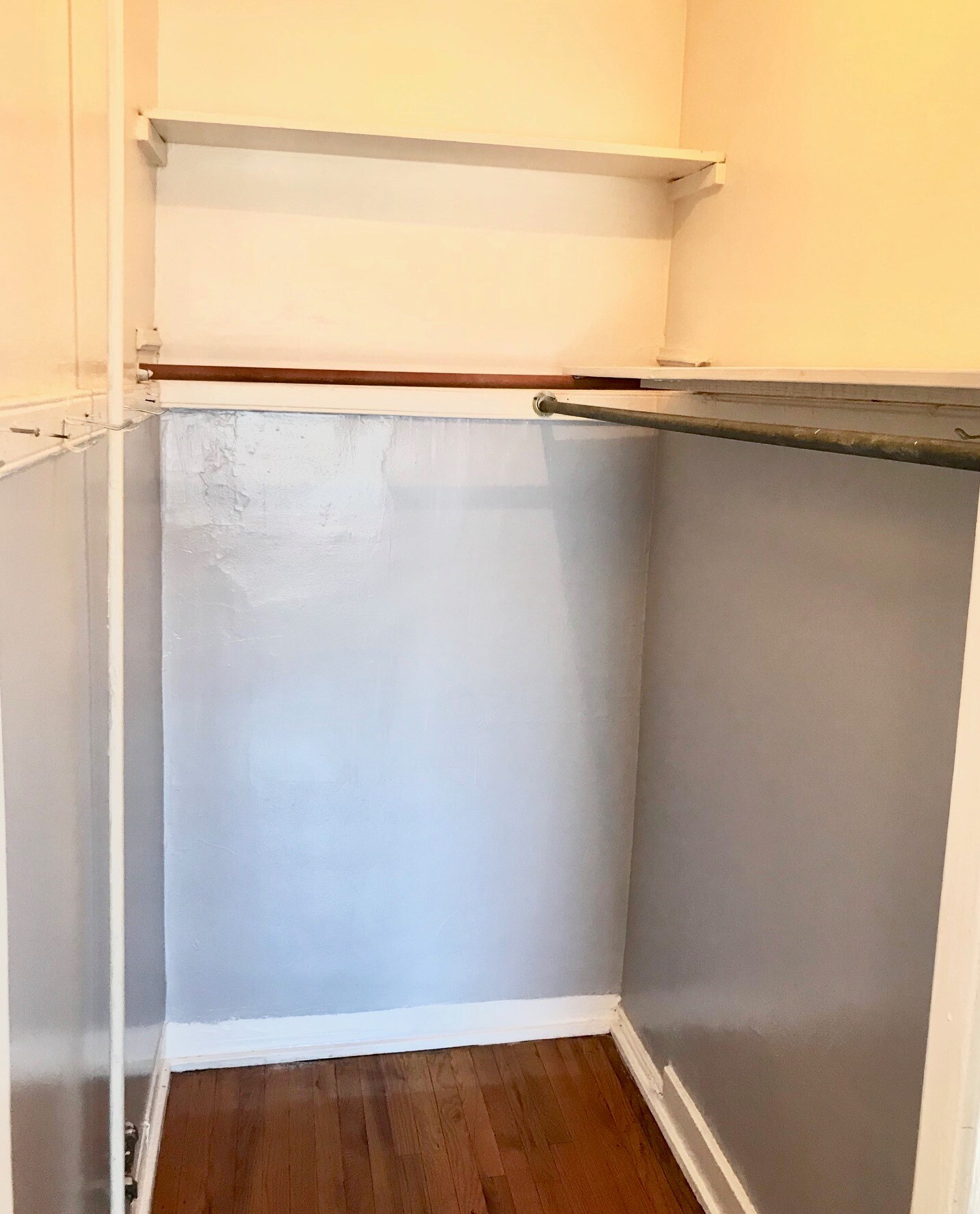 Building Photo - 4355 S Sawyer Ave