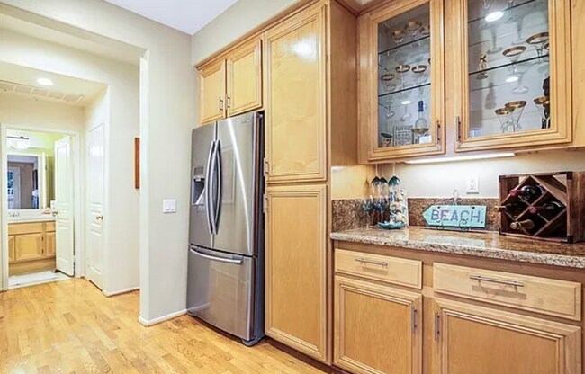 Building Photo - 43 Chapital