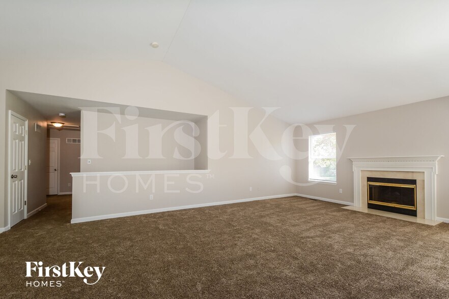 Building Photo - 310 Rustic Oaks Dr