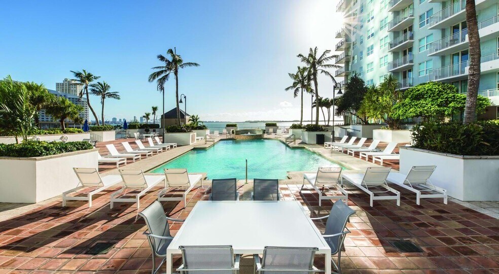 Building Photo - 1111 Brickell Bay Dr