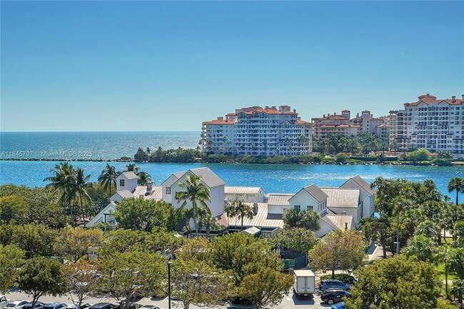 Building Photo - 400 South Pointe Dr