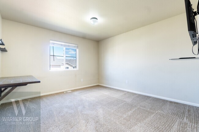 Building Photo - 8171 Snow Bowl Heights