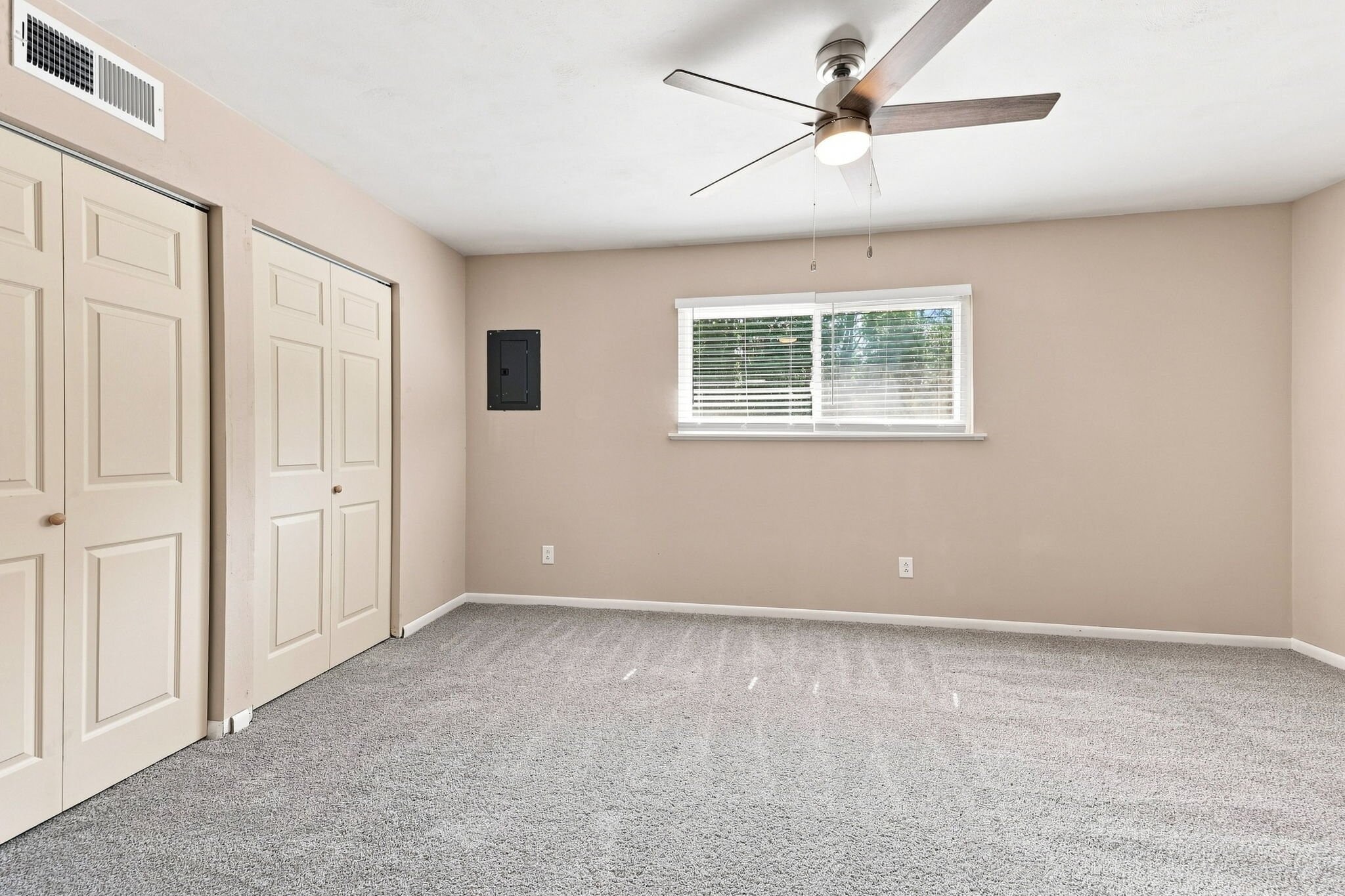 Building Photo - 200 Kilby Shores Dr