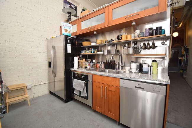 Building Photo - 163 W 200 S