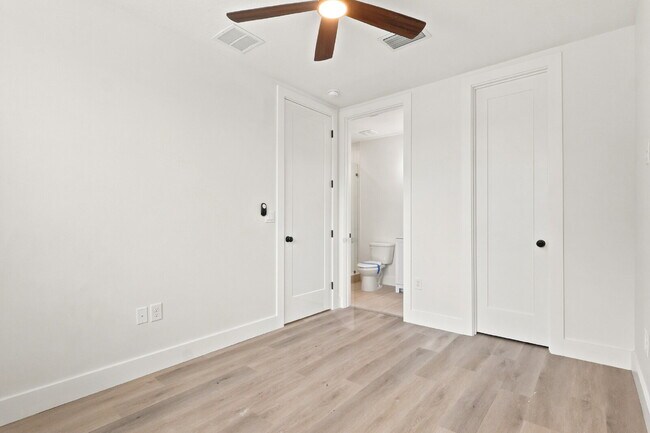 Building Photo - 2138 W Nassau St