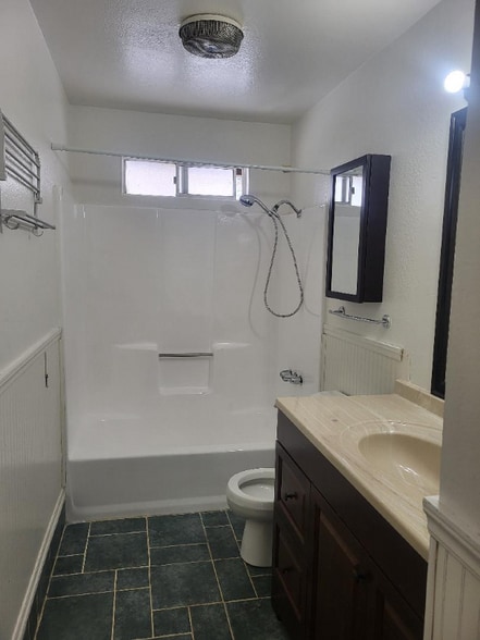 Building Photo - 22858 Lupin Ln