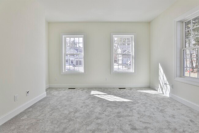 Building Photo - 22 Reeds Ferry Way
