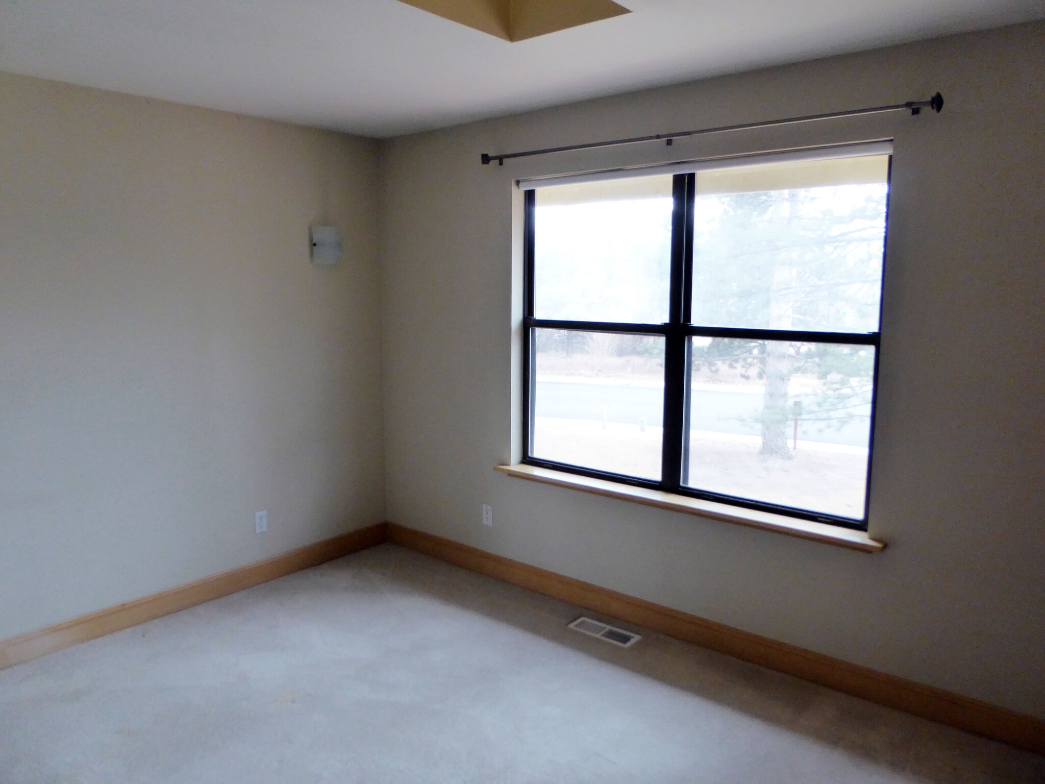 Building Photo - 1031 Mirrormere Cir