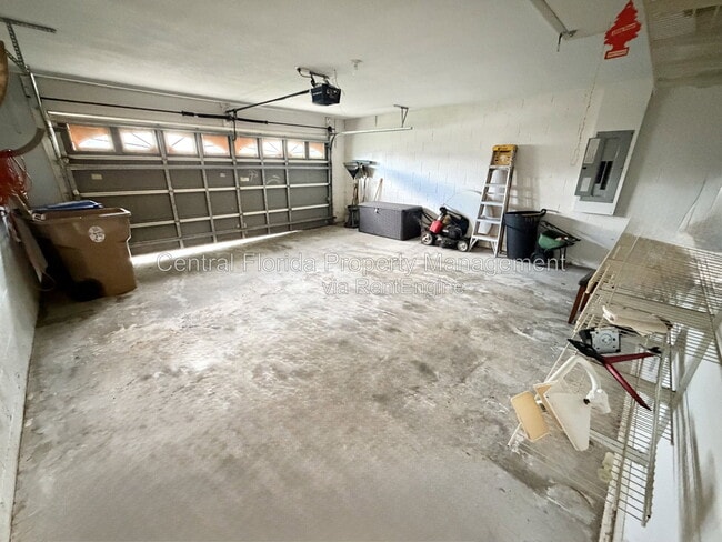 Building Photo - 3805 Springlake Village Ct