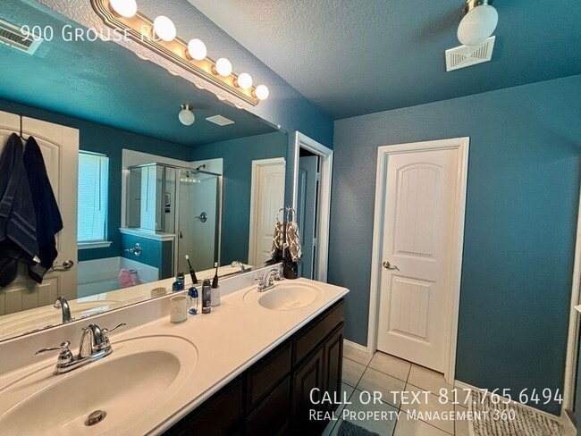 Building Photo - 900 Grouse Rd