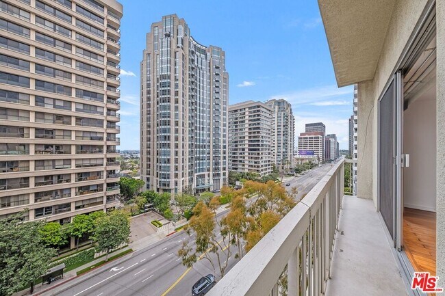Building Photo - 10751 Wilshire Blvd