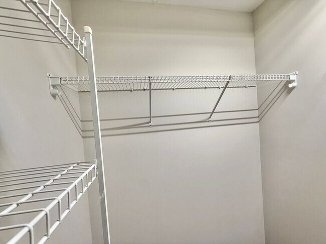 Building Photo - 3817 Satinleaf Dr