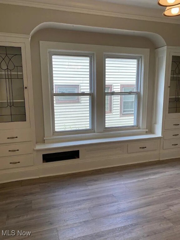 Building Photo - 2215 Chesterland Ave