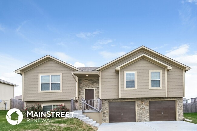 Building Photo - 404 192nd St