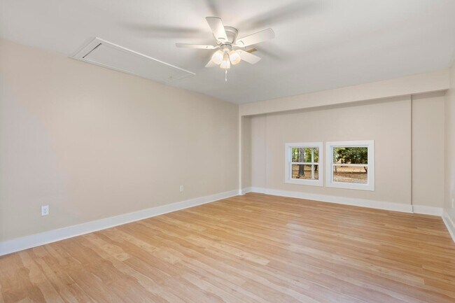 Building Photo - 298 Summerset Ln