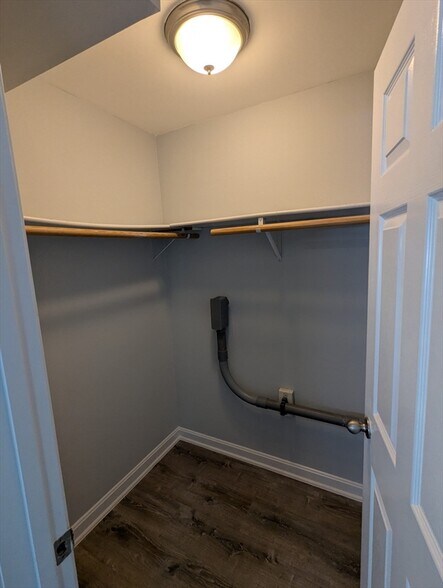 Building Photo - 19 Shepard St