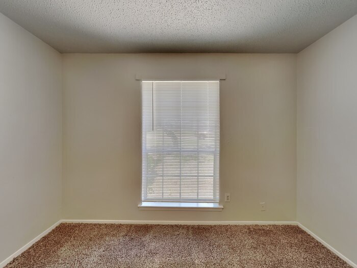 Building Photo - 1202 Neptune Dr