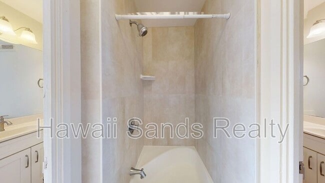 Building Photo - 780 Amana St