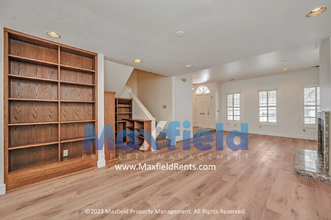 Building Photo - Avenues - 3 Bedroom 3 Bath Townhome with amazing southern views!