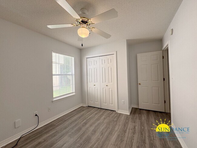 Building Photo - Renovated 3-Bedroom Home on Quiet Cul-de-S...