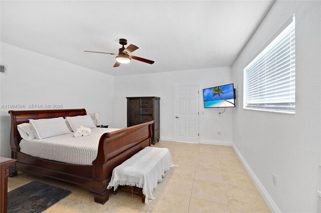 Building Photo - 2834 SW 33rd Ave